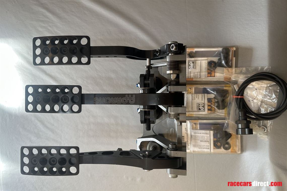 ap-racing-cp5500-pedal-box