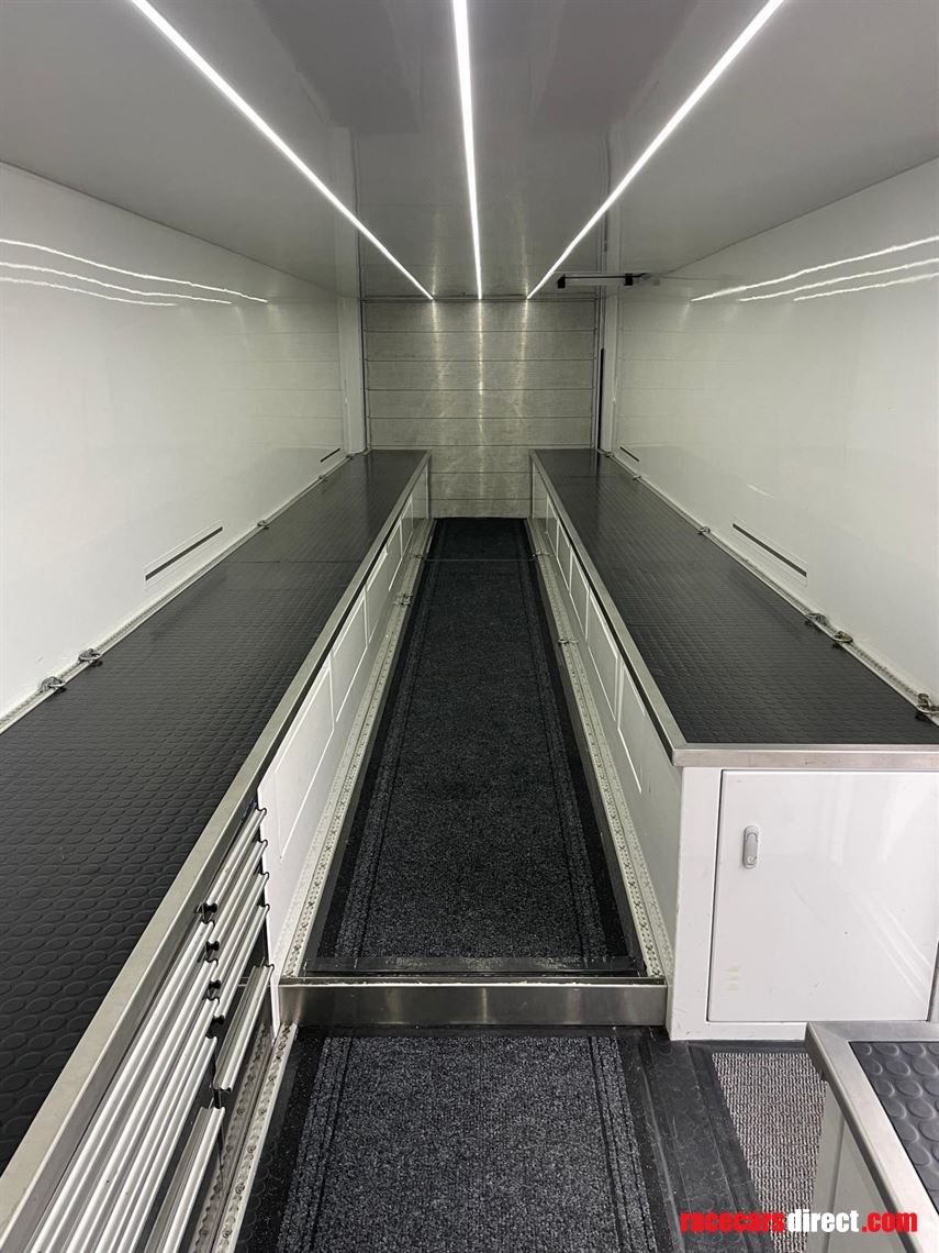 Racecarsdirect.com - Mercedes Actros & Renegade Race Trailer