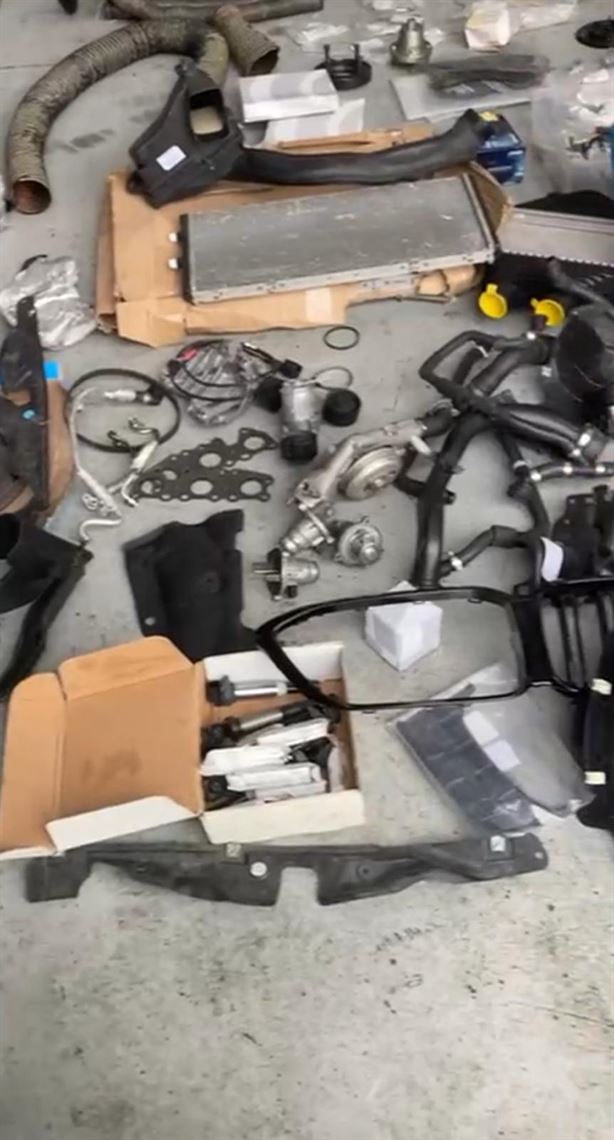 spare-parts-bmw-m2-cs-racing