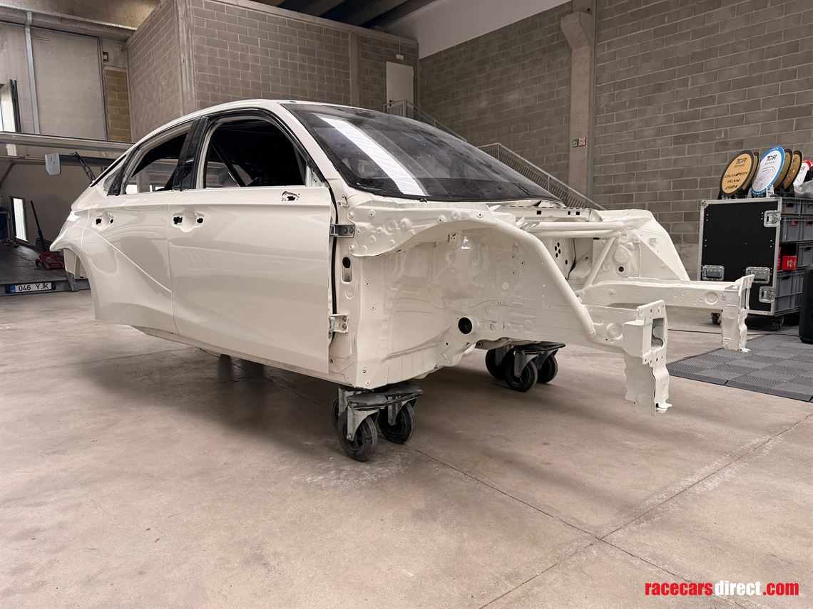 2-x-honda-civic-fl5-tcr