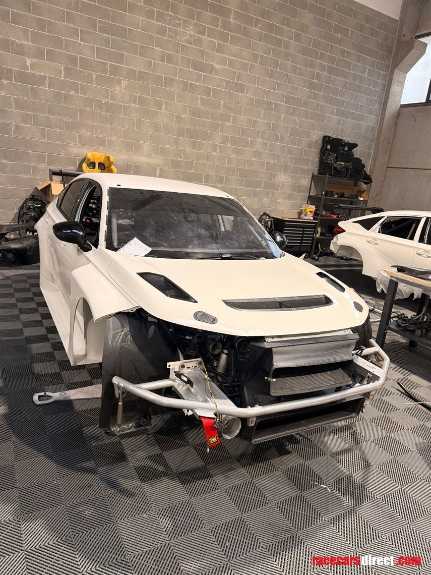 2-x-honda-civic-fl5-tcr