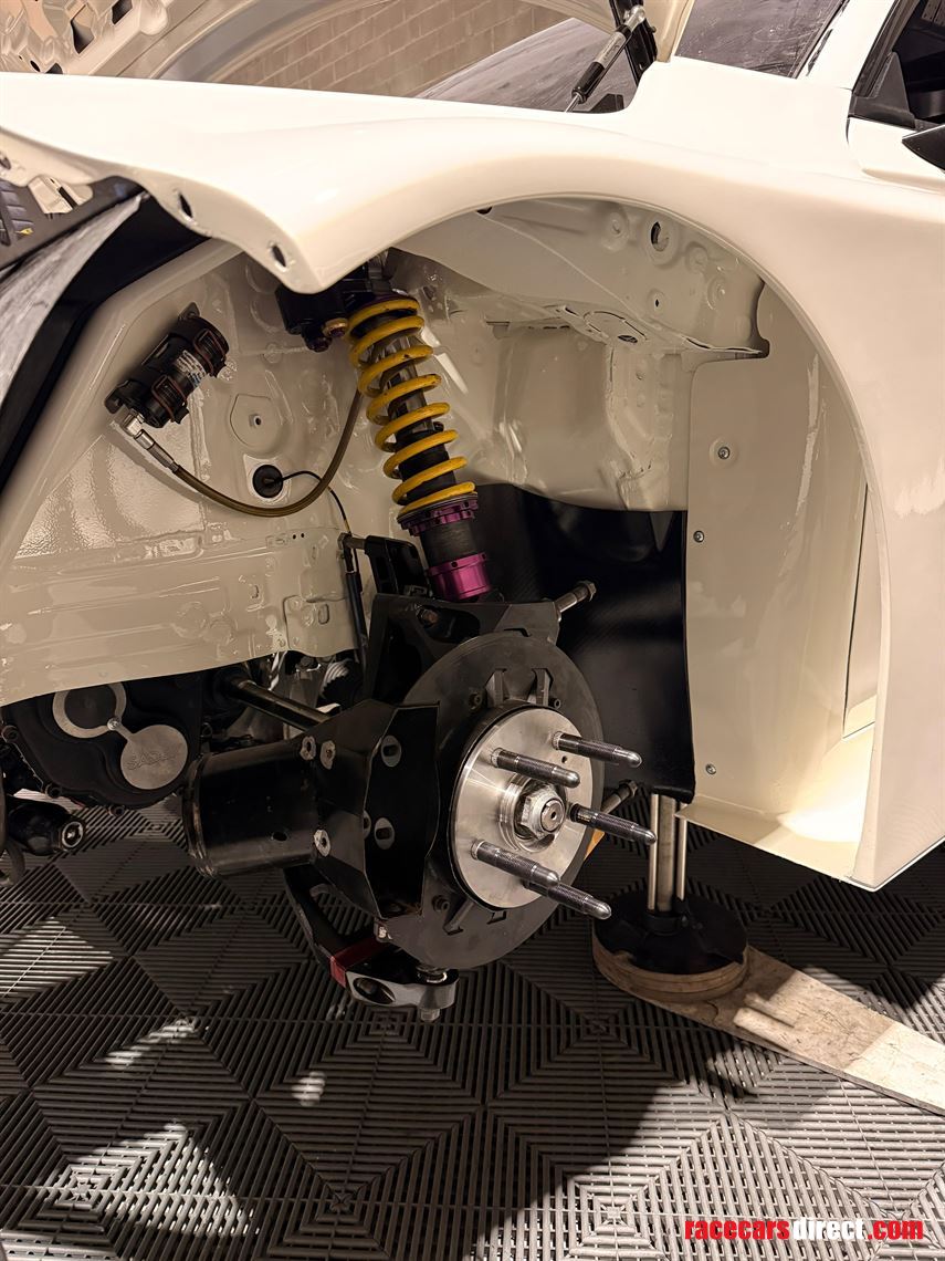 2-x-honda-civic-fl5-tcr
