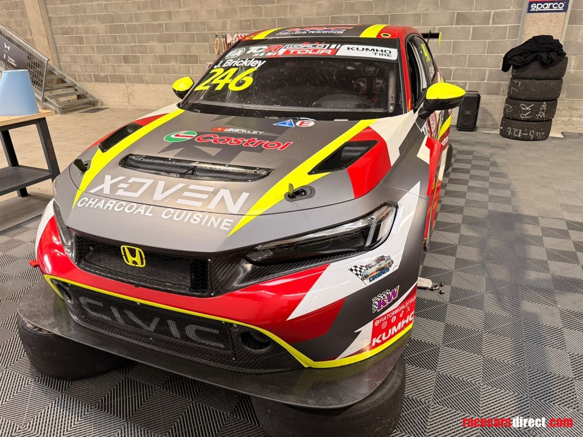 2-x-honda-civic-fl5-tcr