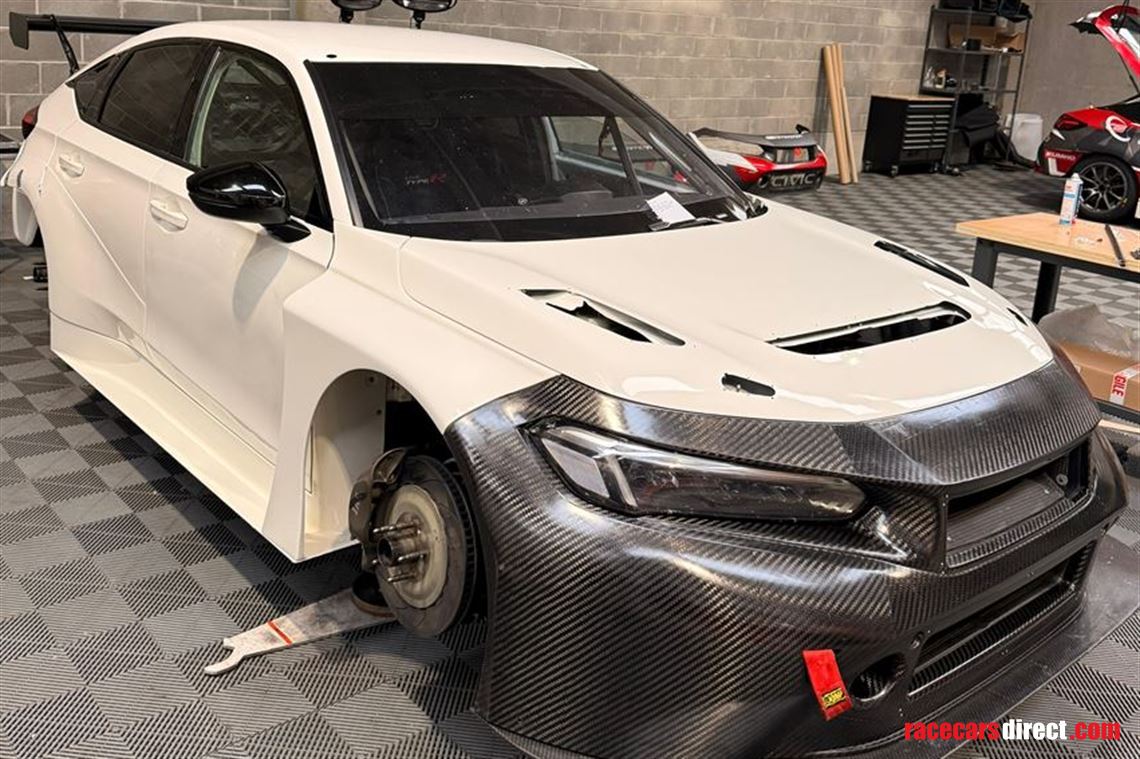 2-x-honda-civic-fl5-tcr