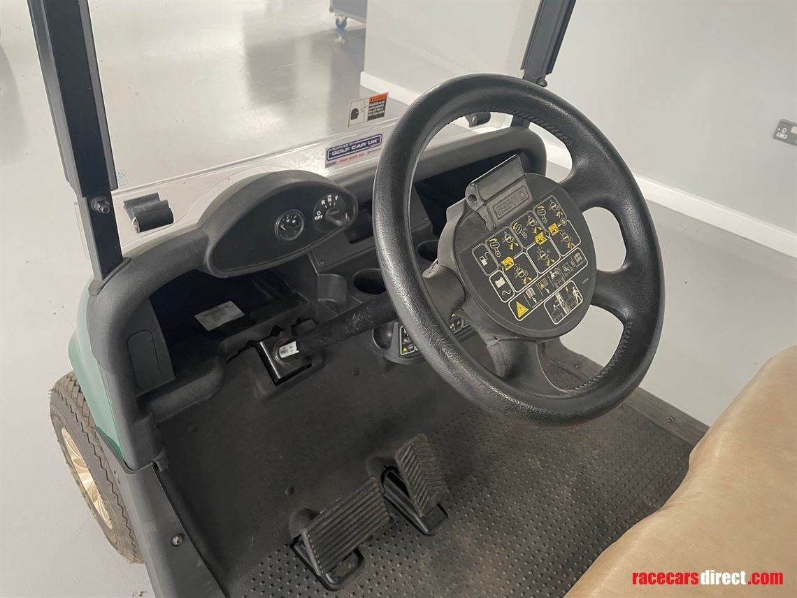 electric-ezgo-golf-buggies