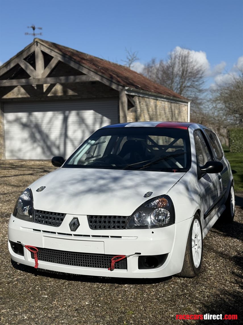 championship-winning-race-clio