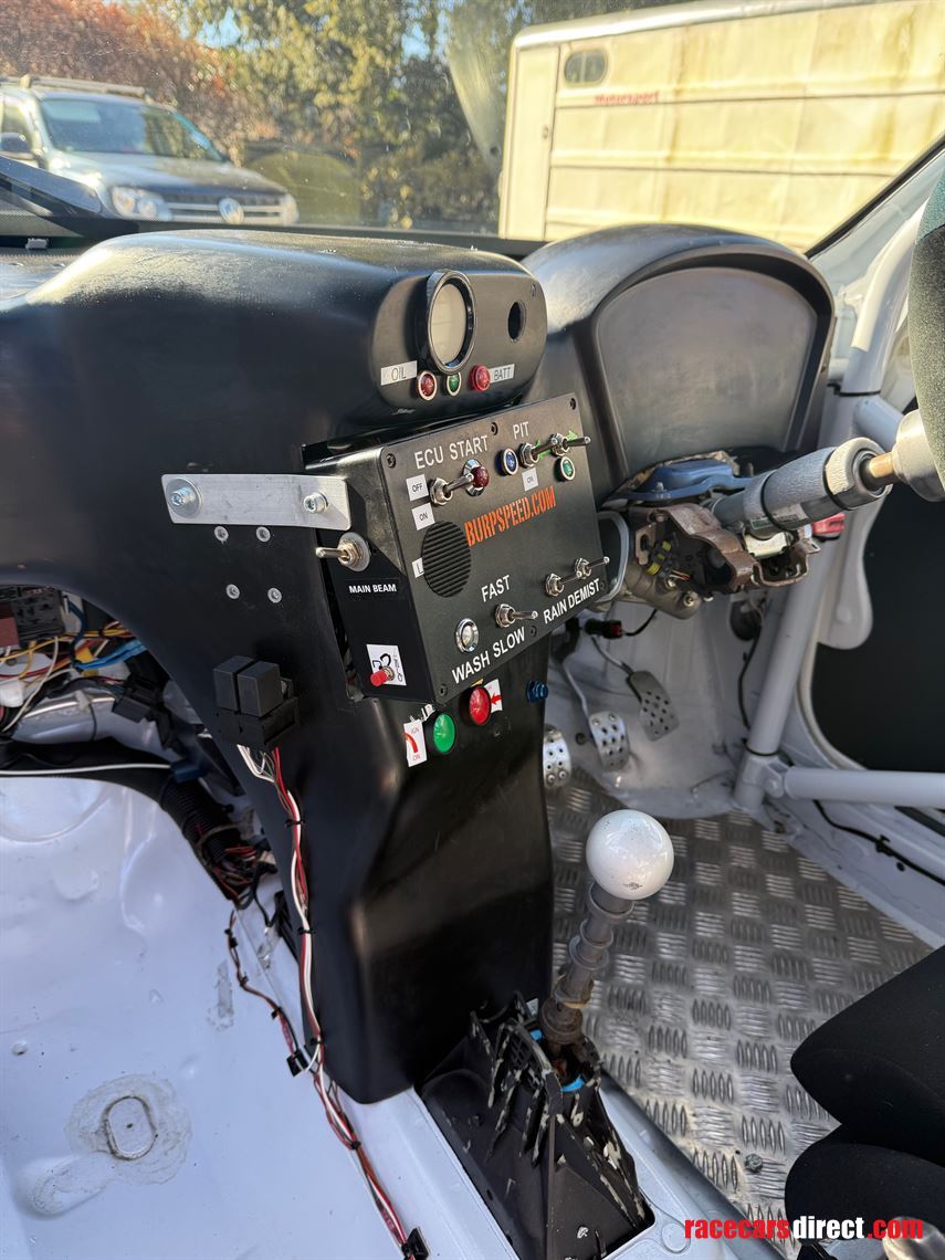 championship-winning-race-clio