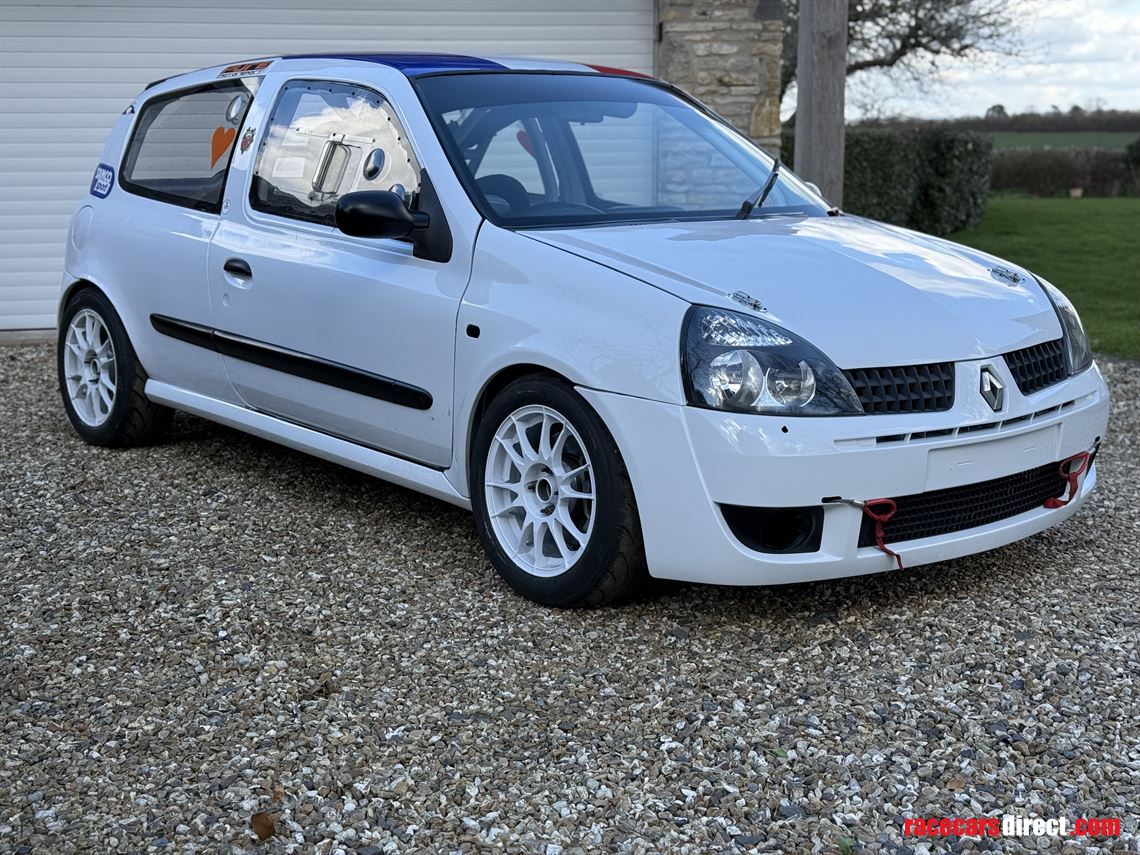 championship-winning-race-clio