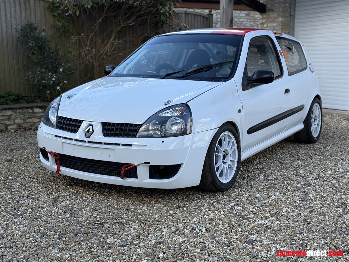 championship-winning-race-clio