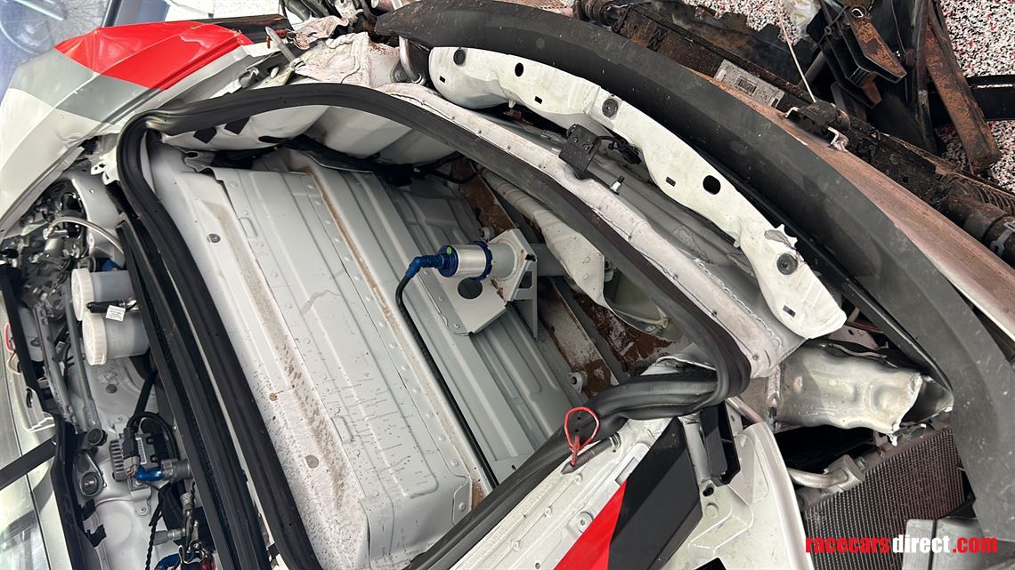 porsche-cayman-gt4-my2019-crash-damaged