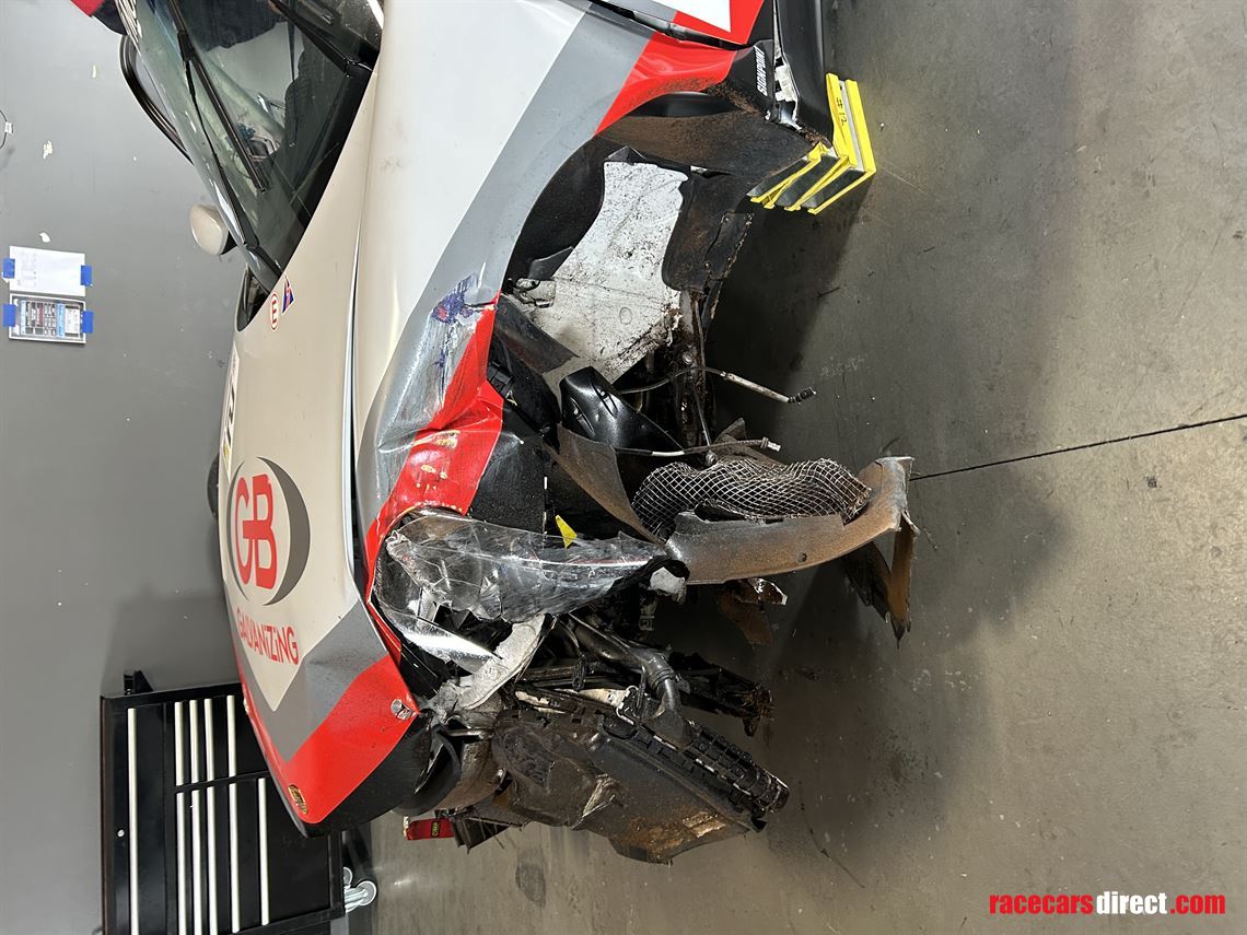 porsche-cayman-gt4-my2019-crash-damaged