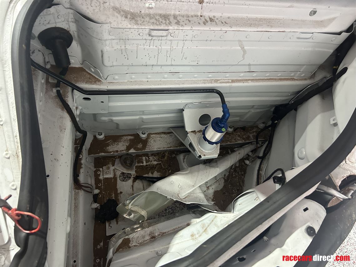 porsche-cayman-gt4-my2019-crash-damaged