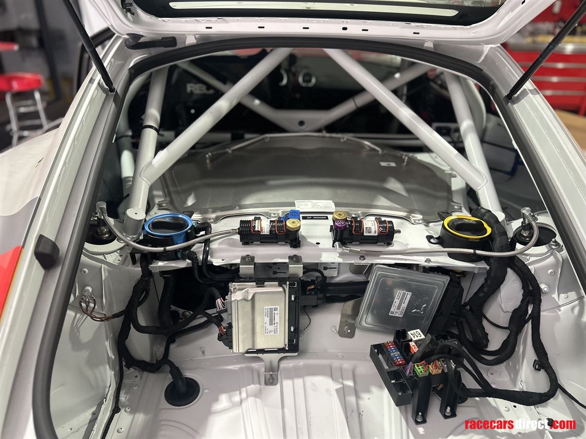 porsche-cayman-gt4-my2019-crash-damaged