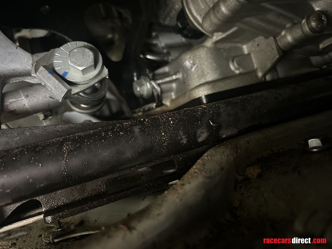 porsche-cayman-gt4-my2019-crash-damaged