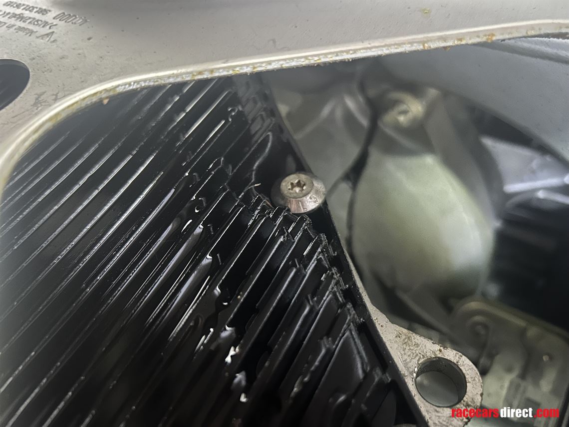 porsche-cayman-gt4-my2019-crash-damaged