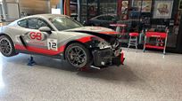 porsche-cayman-gt4-my2019-crash-damaged
