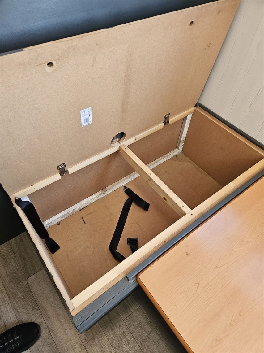 motorhome-and-trailer-rig