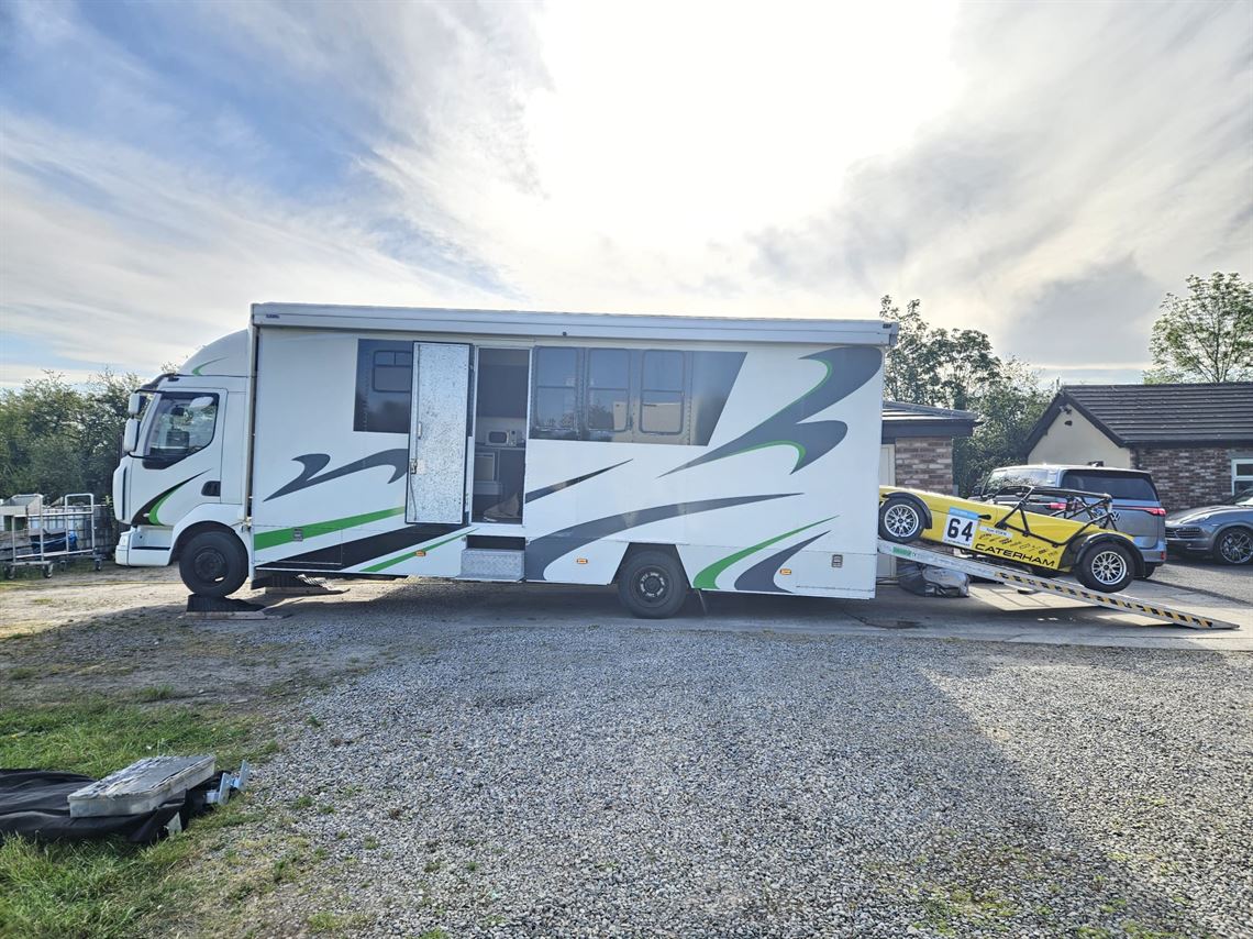 Racecarsdirect.com - Motorhome and trailer rig