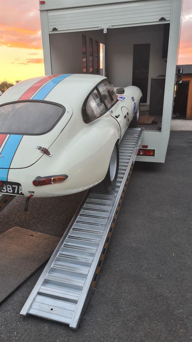 motorhome-and-trailer-rig