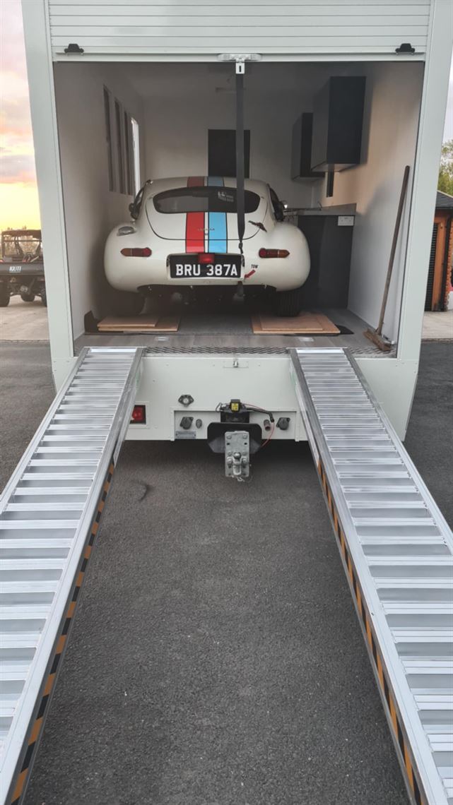 motorhome-and-trailer-rig