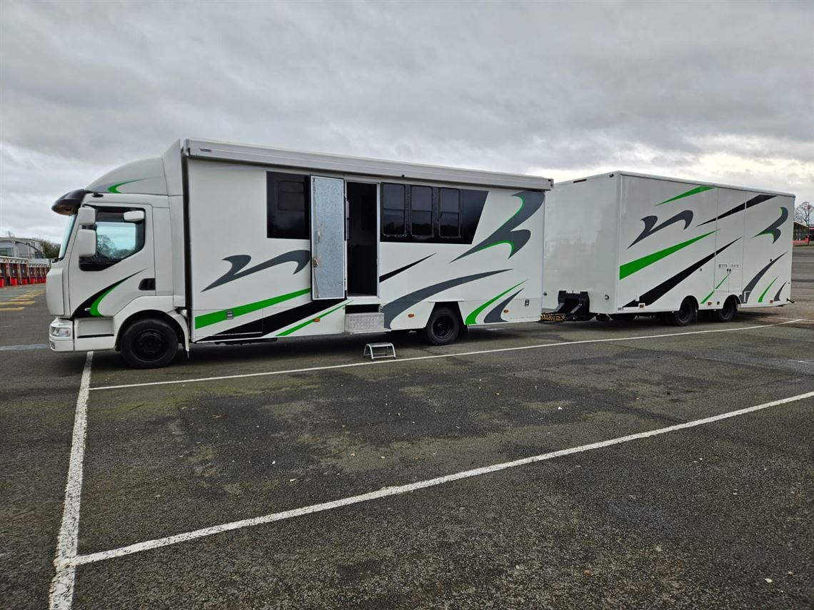 Racecarsdirect.com - Motorhome and trailer rig