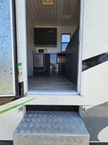 motorhome-and-trailer-rig