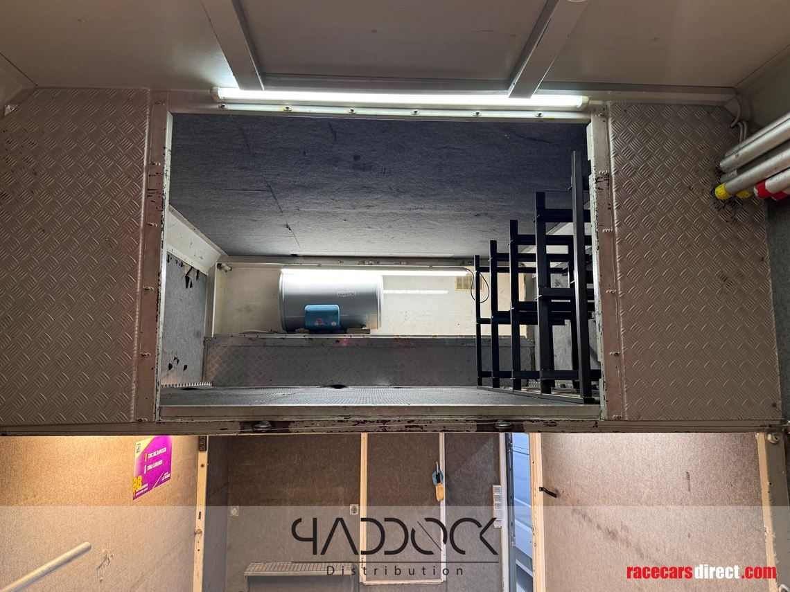 desot-racing-trailer-ex-motorsport-98-sold