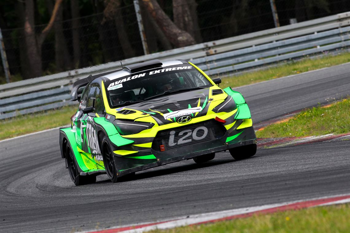 hyundai-i20-coupe-proto-wrc-full-bodyshell--