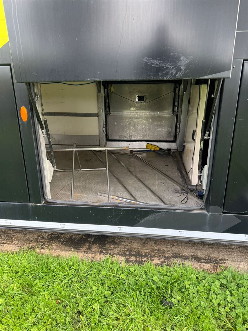 hopkins-2-car-trailer-with-tail-lift