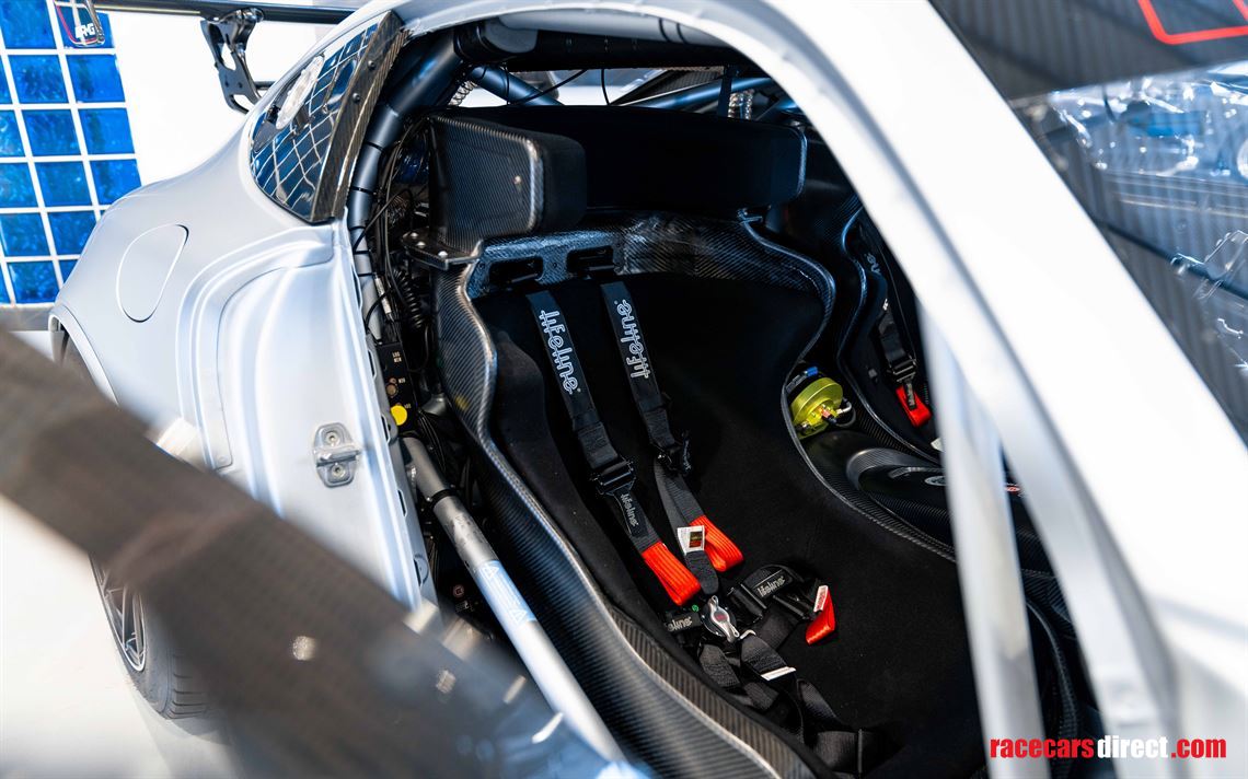 mercedes-benz-amg-gt-track-series