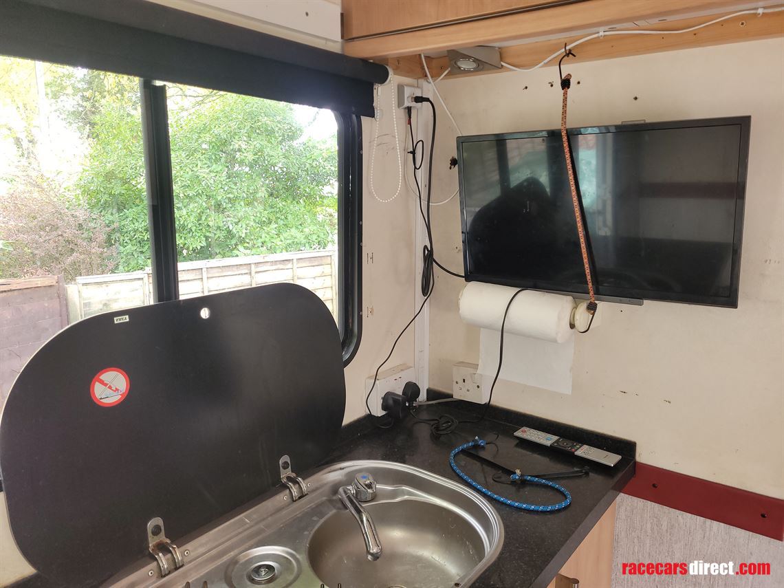 iveco-cargo-race-transporter-with-accomodatio