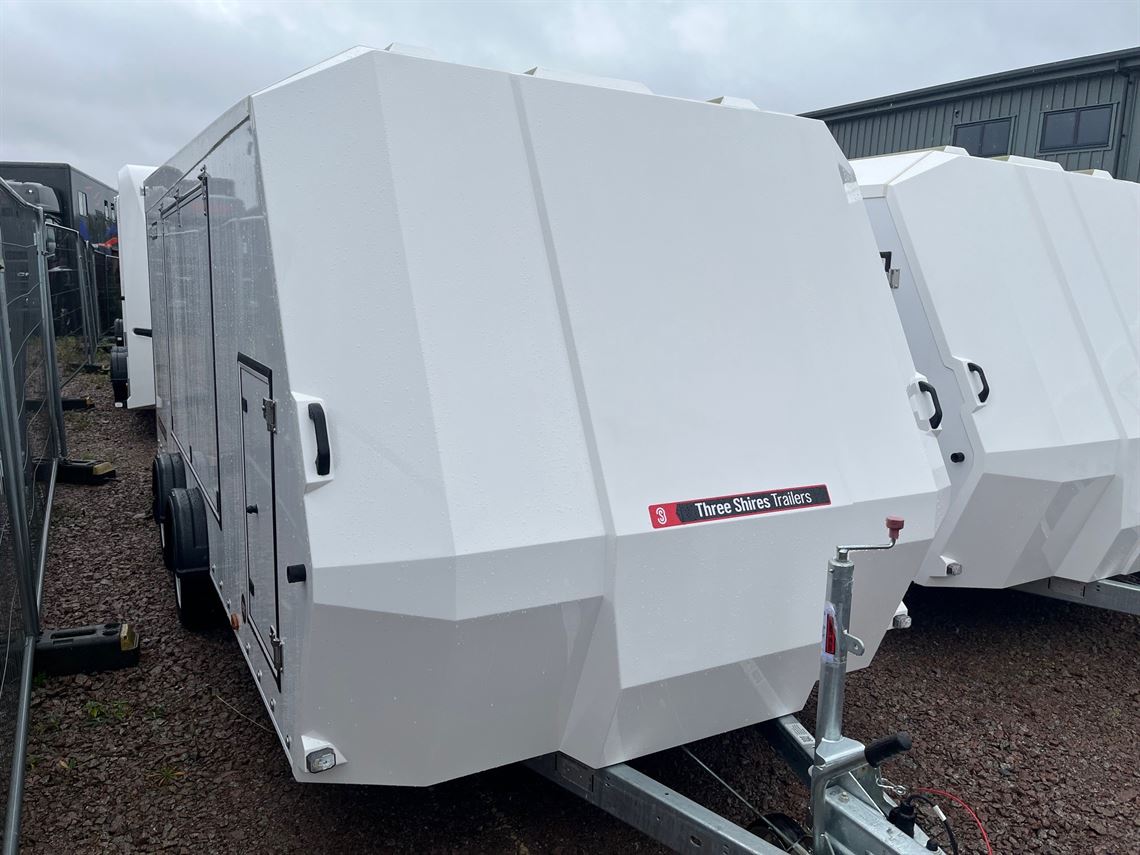 brian-james-trailers-race-sport-2025