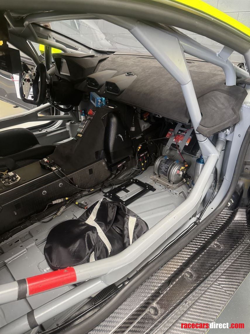 lamborghini-huracan-super-trofeo-evo-2