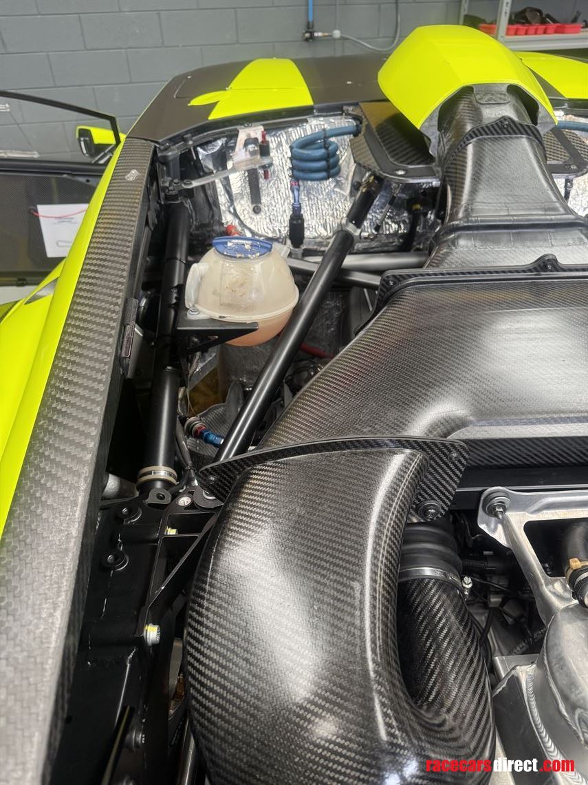 lamborghini-huracan-super-trofeo-evo-2