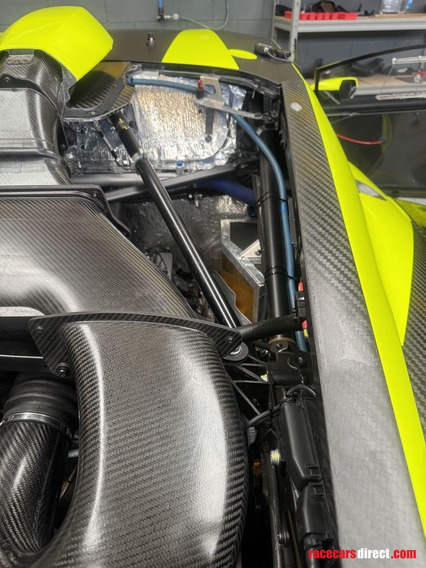 lamborghini-huracan-super-trofeo-evo-2