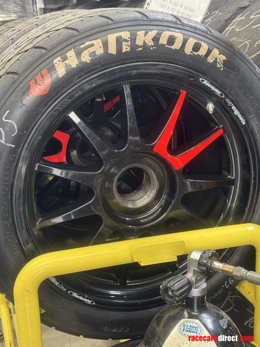 lamborghini-huracan-super-trofeo-evo-2