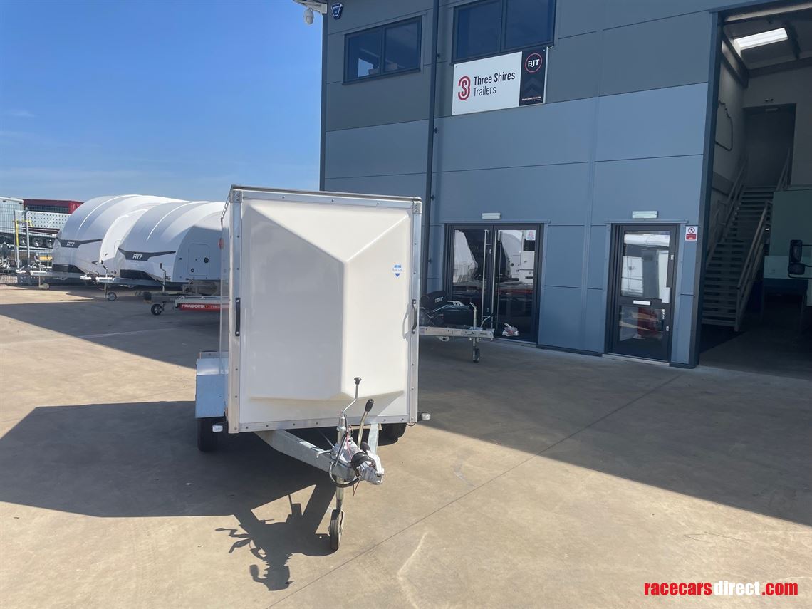 blue-line-box-trailer