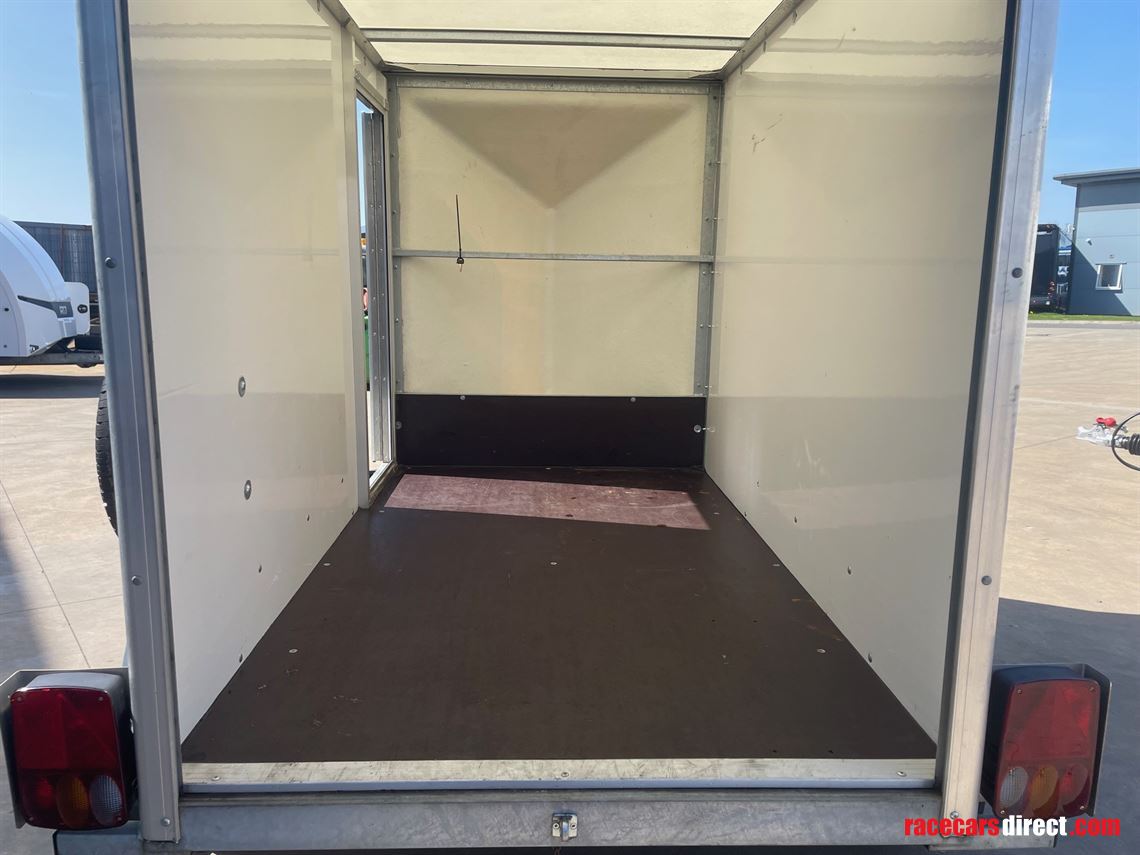 blue-line-box-trailer