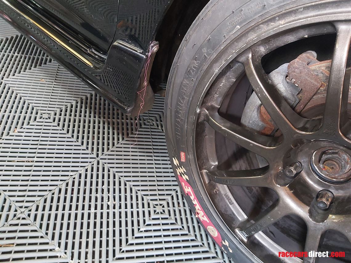 honda-civic-type-r--