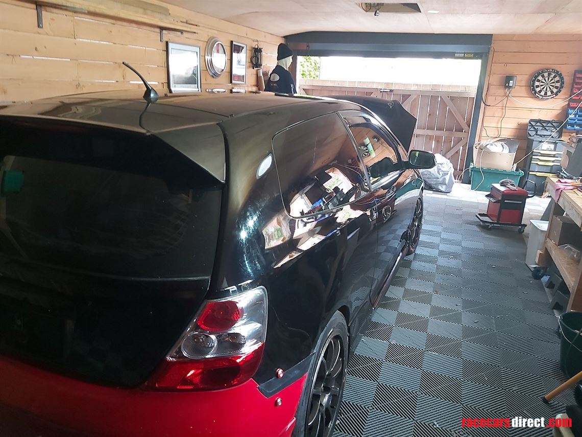 honda-civic-type-r--