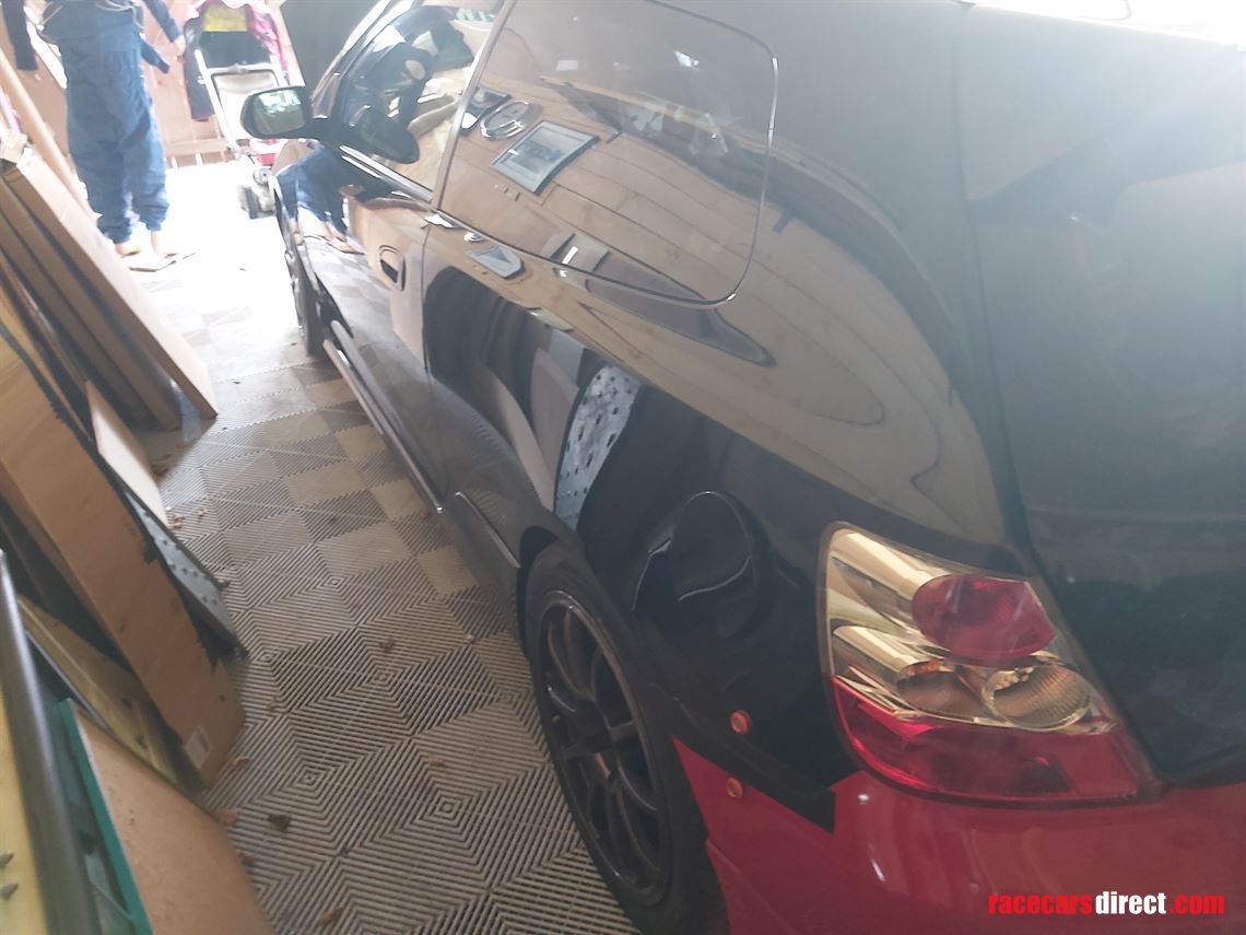 honda-civic-type-r--