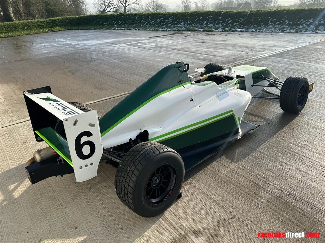 f4-gb4-race-car