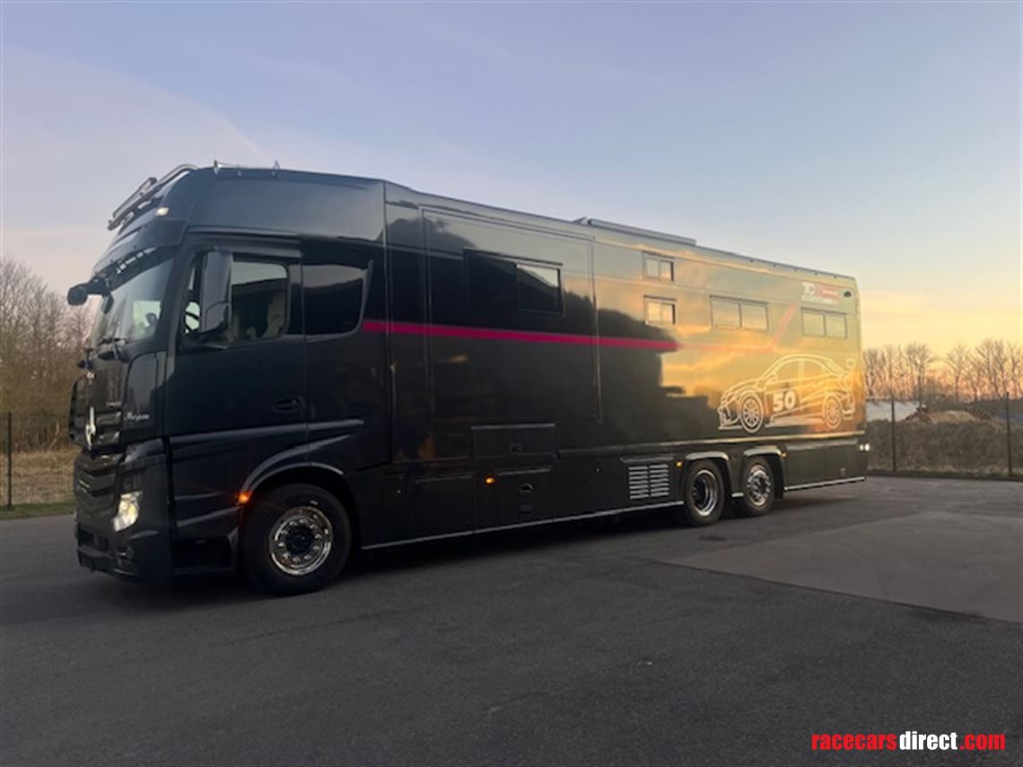 Racecarsdirect.com - STX Racing transporter and living