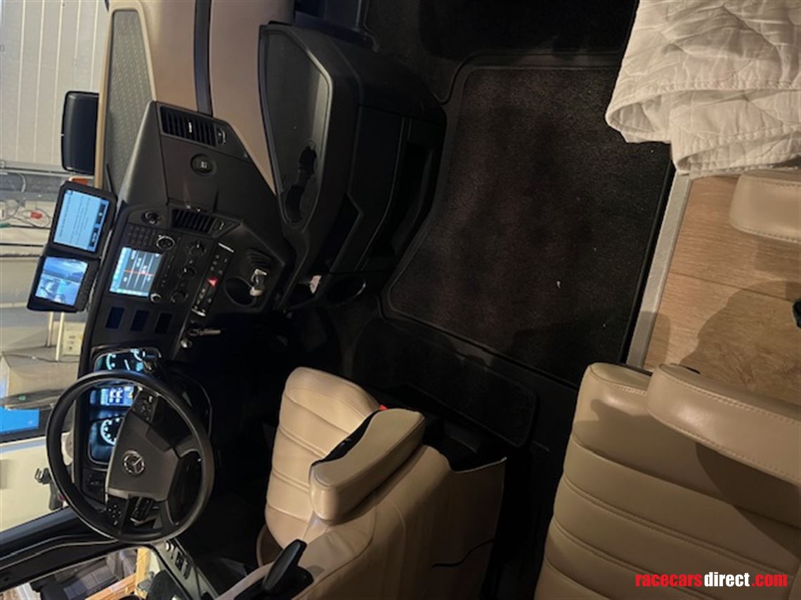 Racecarsdirect.com - STX Racing transporter and living