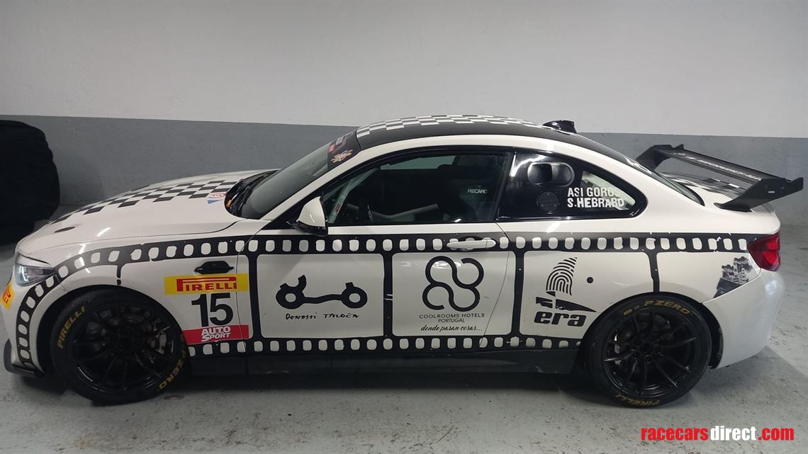 bmw-m2-cs-racing