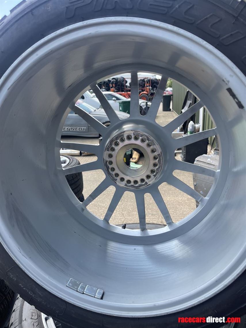 aston-martin-gt3-wheels