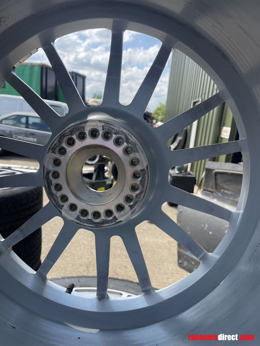 aston-martin-gt3-wheels