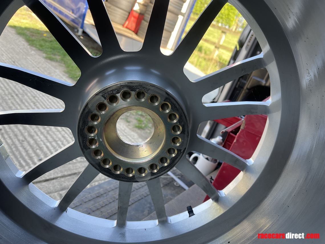 aston-martin-gt3-wheels