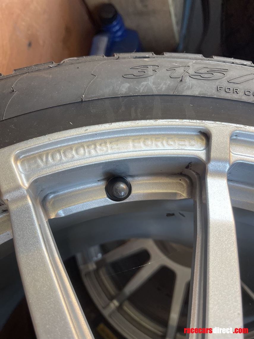 aston-martin-gt3-wheels