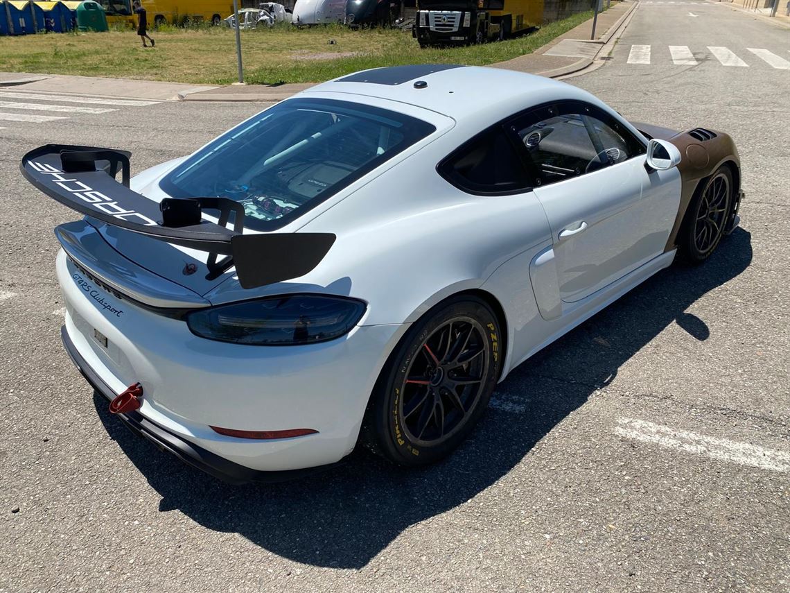 porsche-718-gt4-rs-clubsport-my23---race-read